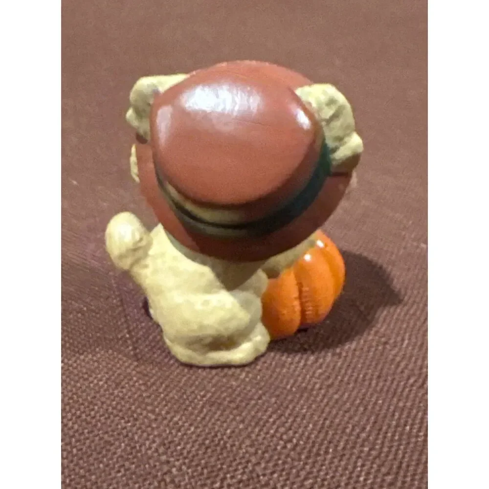 Hallmark Merry Miniatures 1993 Bobcat Pilgrim Thanksgiving Figurine